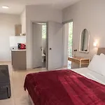 Avyssos Residents Aparthotel
