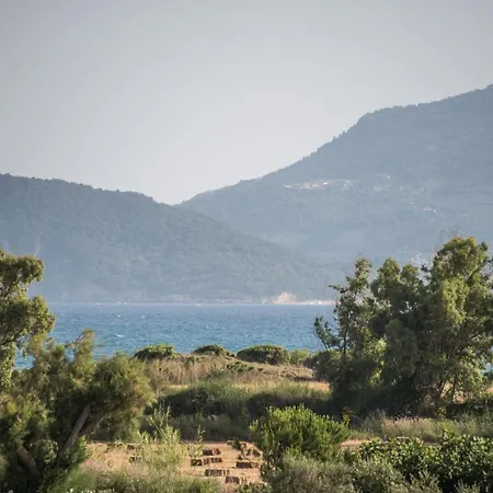 Avyssos Residents Aparthotel