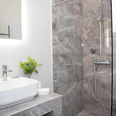 Aparthotel Avyssos Residents