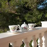 Avyssos Residents 3*