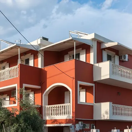 Avyssos Residents 3*