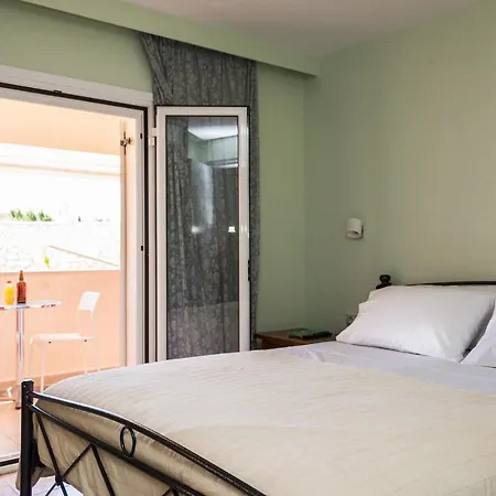 Avyssos Residents Apart Otel