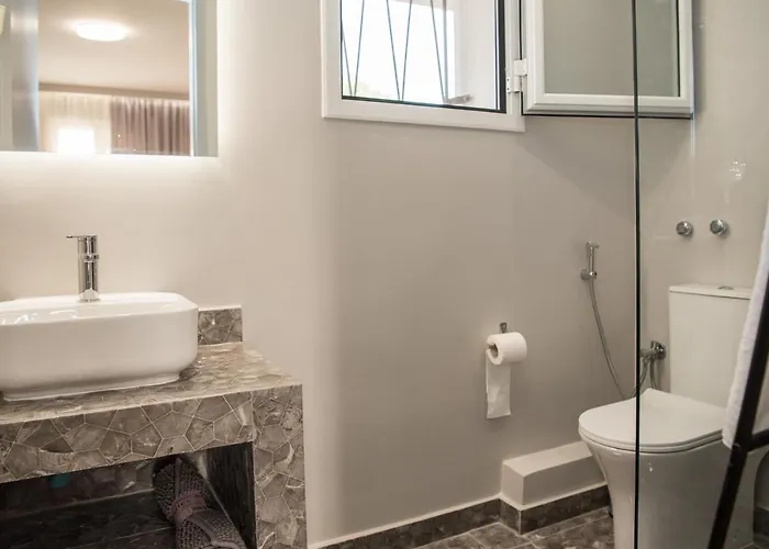 Avyssos Residents 3*