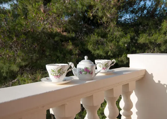 Avyssos Residents 3*
