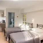 Apartahotel Avyssos Residents