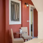 Avyssos Residents 3*