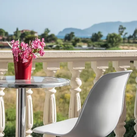 Avyssos Residents Hotel de apartamente 3*