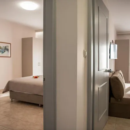 Avyssos Residents Hotel de apartamente