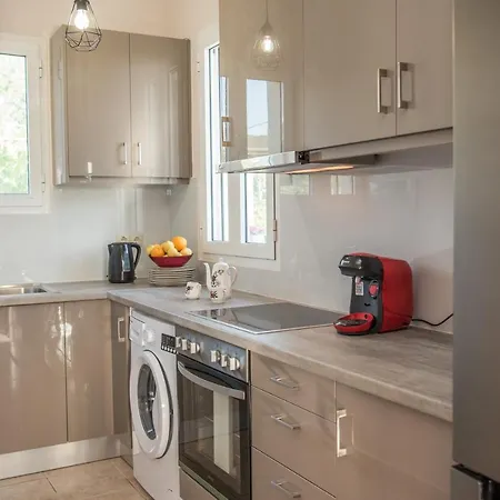 Avyssos Residents 3*