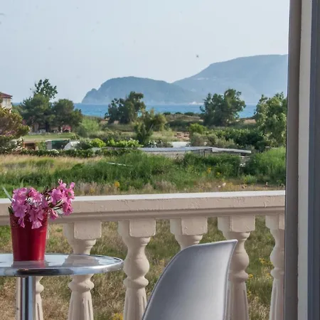 Avyssos Residents Hotel de apartamente