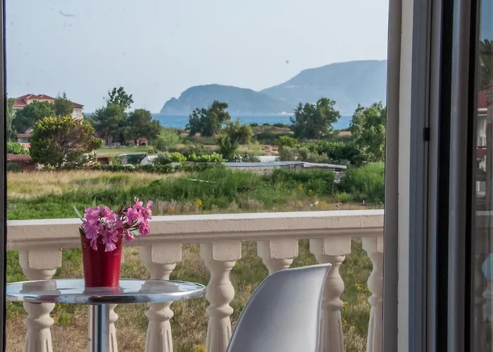 Avyssos Residents Aparthotel